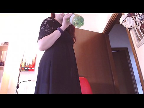 ❤️ Isang sunud-sunod na alipin na mahilig sa marumi at masarap na panty ang napilitang magsalsal matapos mapanood ang video na ito! ❤️ Mahirap na porn sa amin